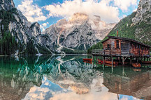 Obraz na stenu Hausboat, život na vode Boat house on the lake